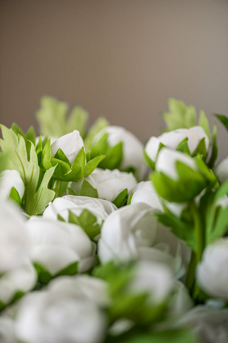 15 Inch White Real Touch Ranunculus Bundle (10 Stem