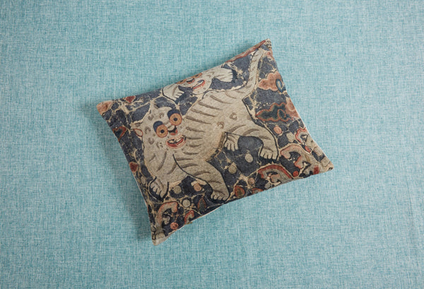 Tiger Velvet Pillow 12"x16"