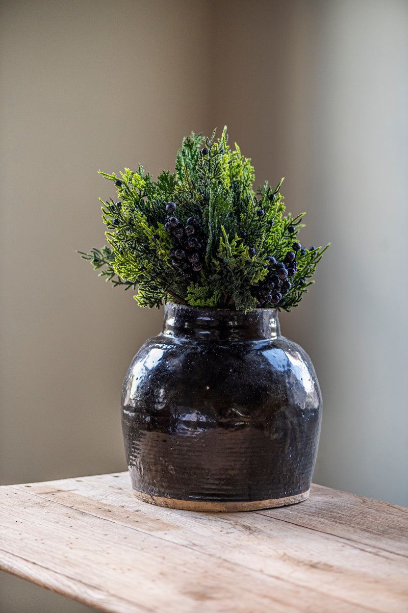 16.25 Inch Cedar & Blueberry Bundle (6 Stem)