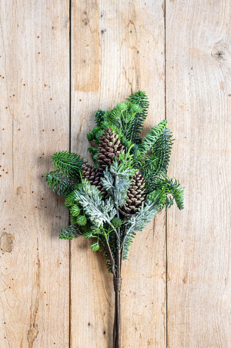 22 Inch Mixed Pine Bundle & Pinecones (8 Stems)
