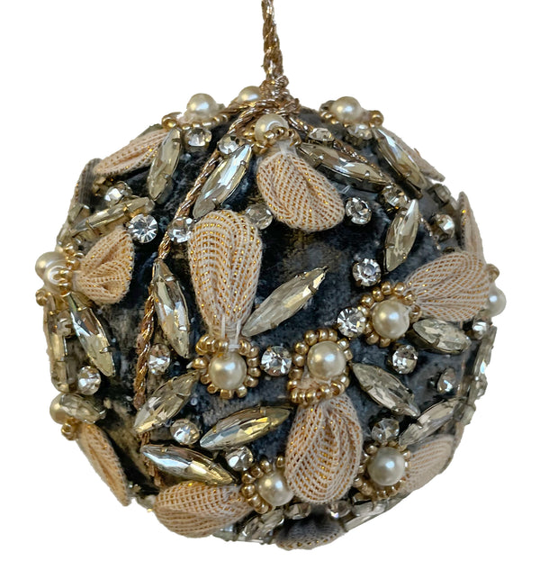 Velvet ball dk grey with 3D flies 7cm