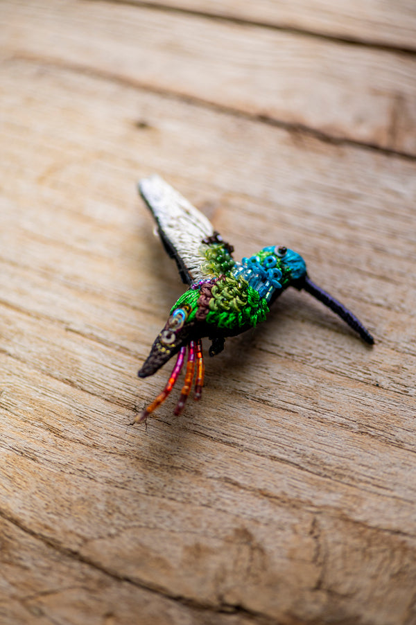 Emerald Chin Hummingbird Brooch Pin