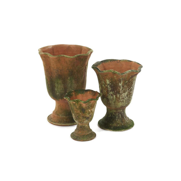 SMALL AGED ACANTHUS URN