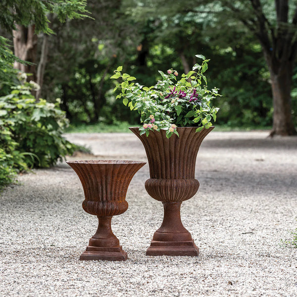 Large Ribbed Urn - Rust